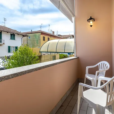Elegance 5 Minutes From The Center - Free Park Wi-fi & Ac Apartment *