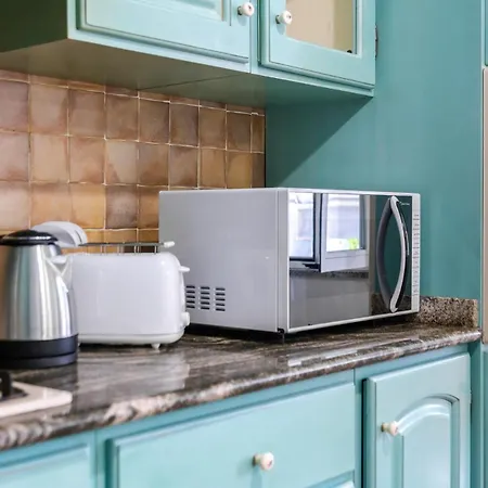 Elegance 5 Minutes From The Center - Free Park Wi-fi & Ac Apartment *