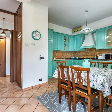 Elegance 5 Minutes From The Center - Free Park Wi-fi & Ac Apartment