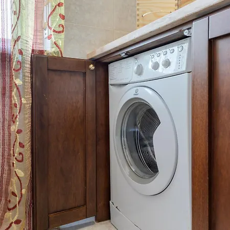 Apartment Elegance 5 Minutes From The Center - Free Park Wi-fi & Ac