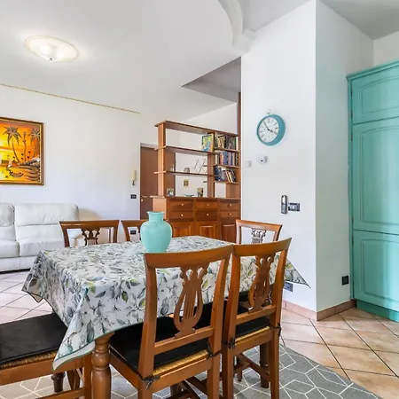 Elegance 5 Minutes From The Center - Free Park Wi-fi & Ac Apartment